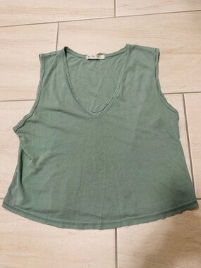We The Free V-Neck Sleeveless Tank Top - Sage Green size small